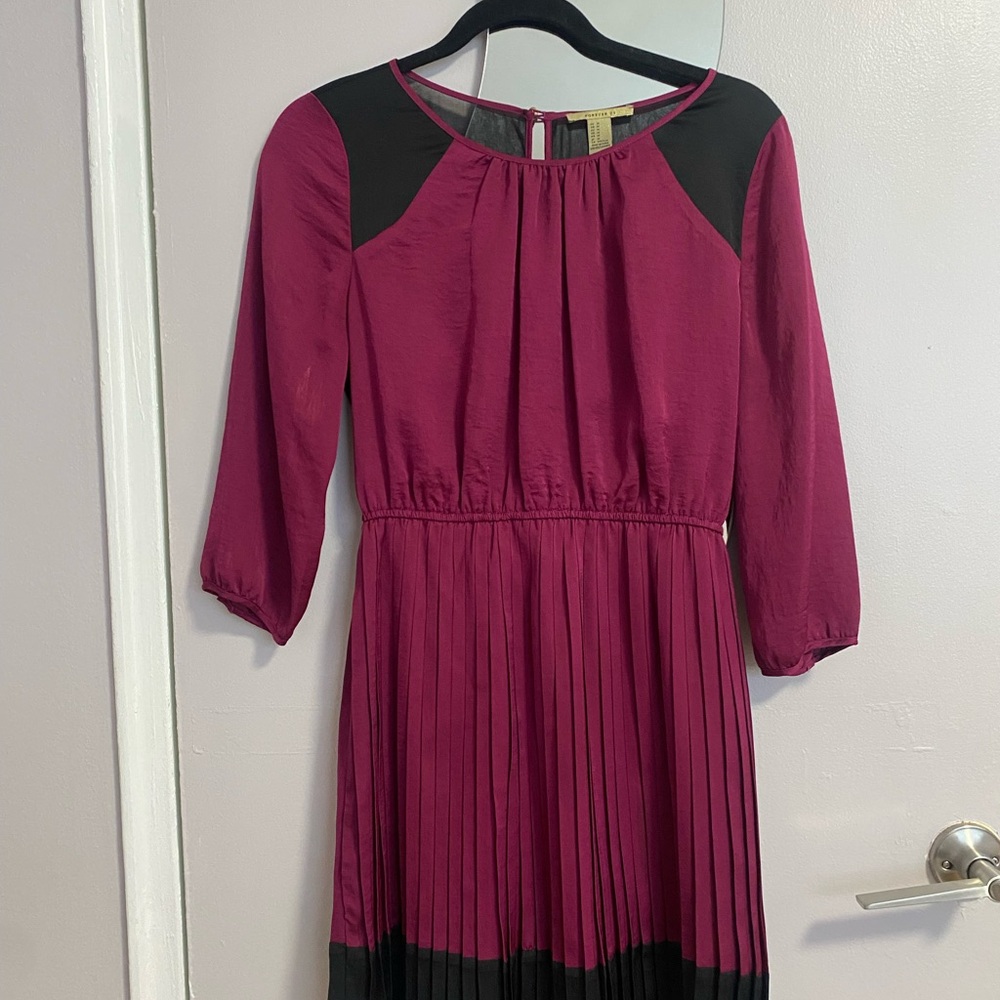 Forever 21 Wine and Black Pleated Long Sleeve Dress